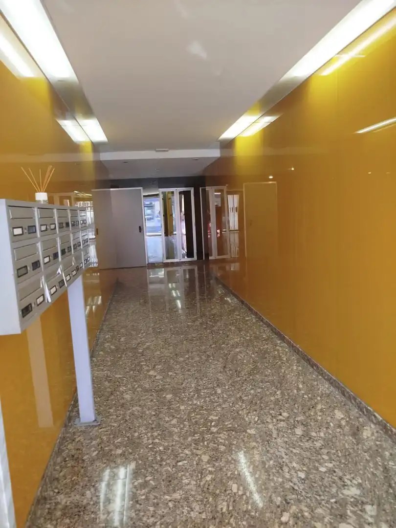 Piso en venta en Castellón de la Plana / Castelló de la Plana con Aire acondicionado, Terraza y Trastero