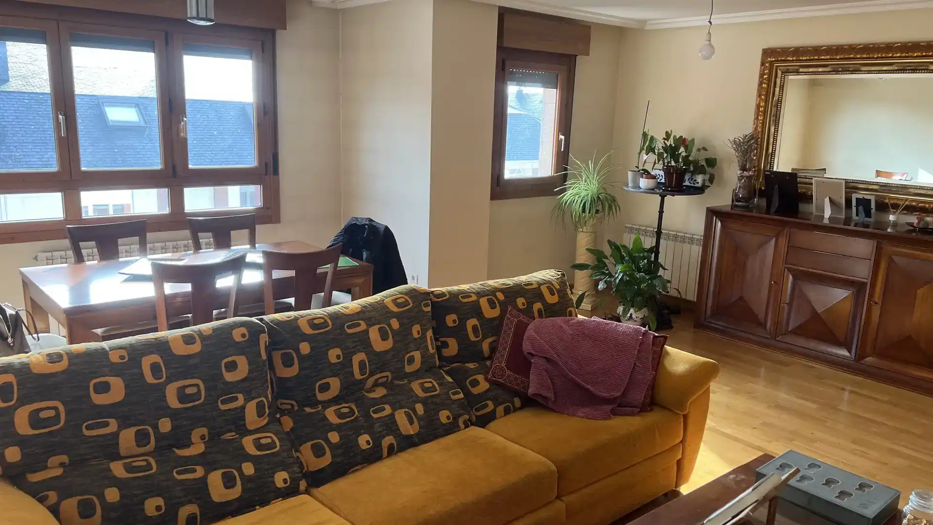 Wohnzimmer von Maisonette zum Verkauf in Ponferrada
