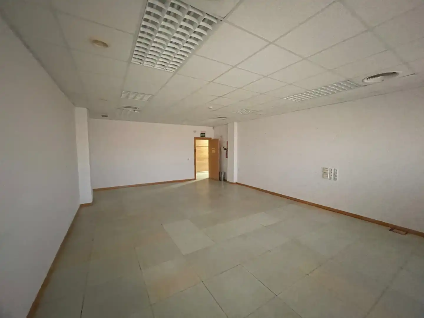 Office space with lift to rent in Avenida de Emilio Lemos 2, imagen 2