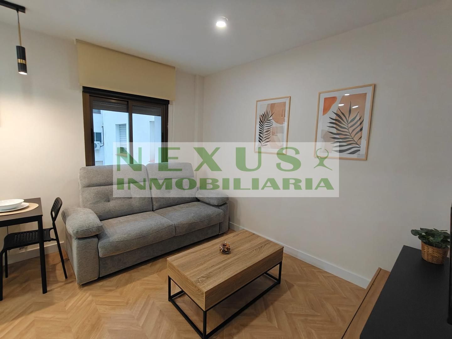 Dormitori de Apartament de lloguer en Cáceres Capital amb Calefacció i Moblat