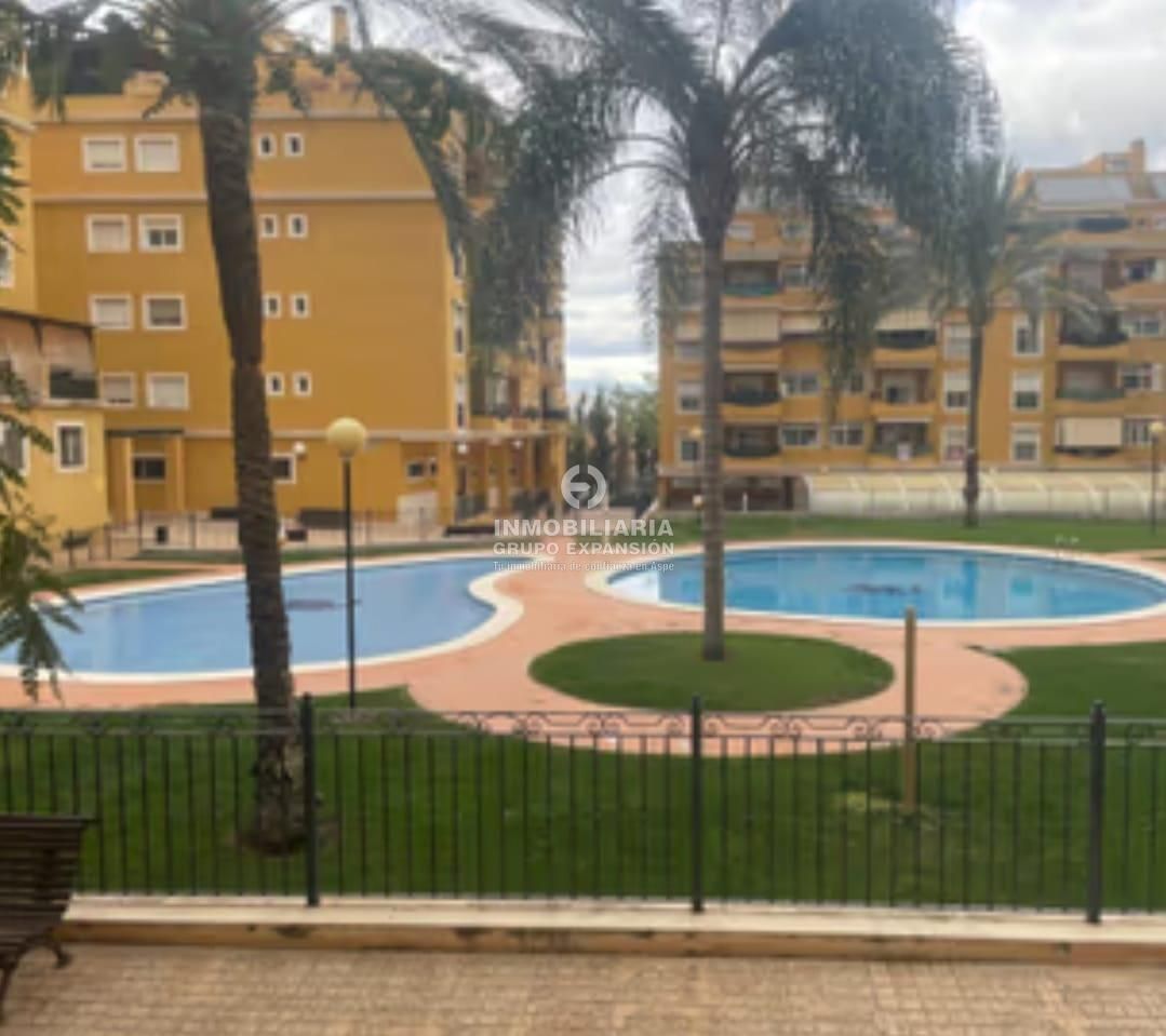 Vista exterior de Pis en venda en Aspe amb Aire condicionat, Jardí privat i Balcó