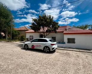 Vista exterior de Finca rústica en venda en Velliza amb Jardí privat, Traster i Moblat