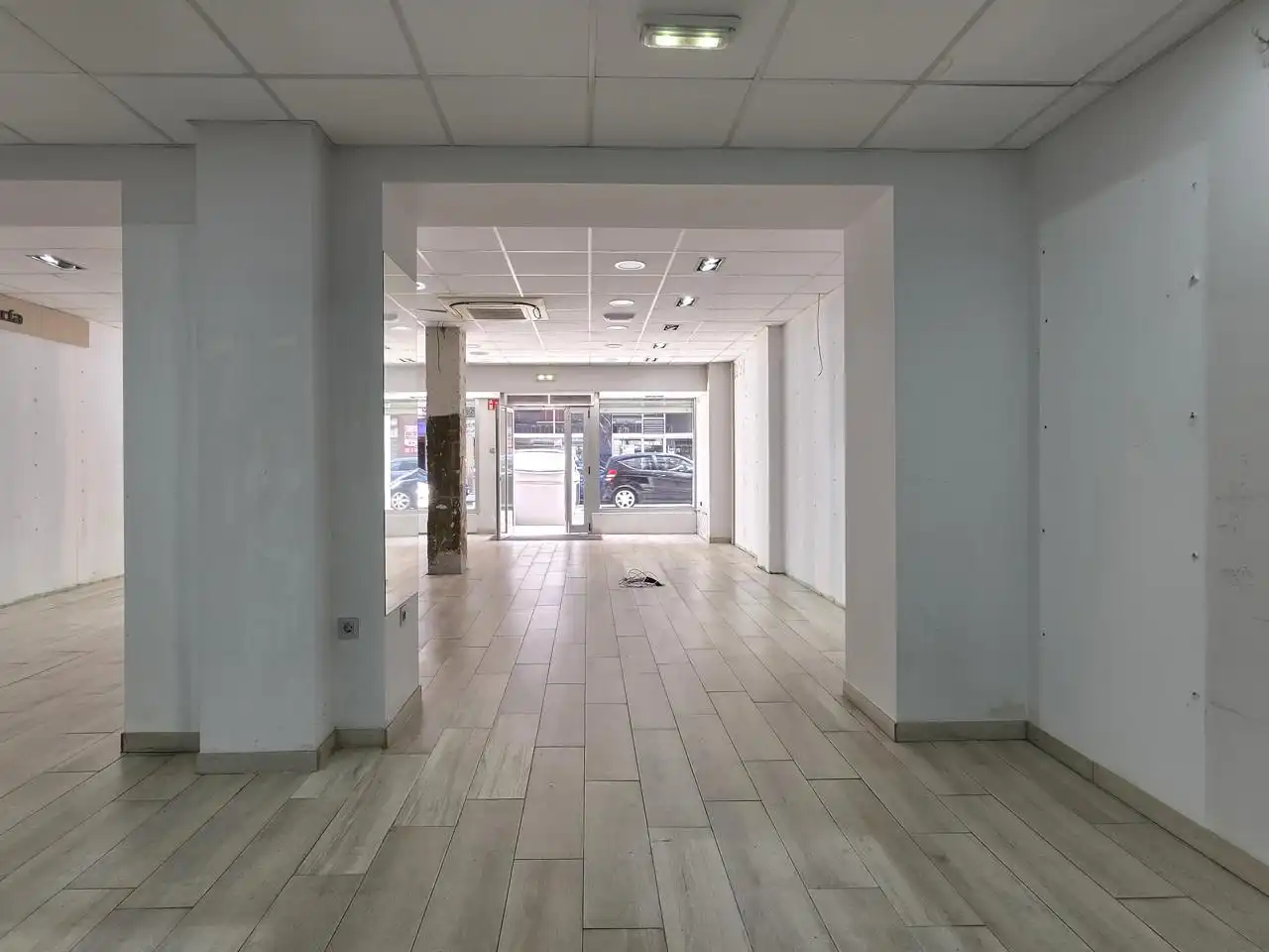 Business premises for sale in Carreño Miranda 52, imagen 5