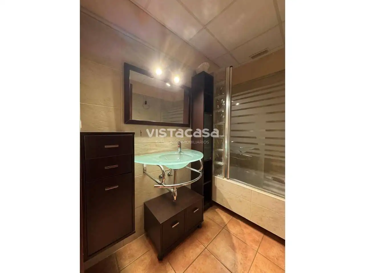 Baño de Casa adosada de alquiler en Mairena del Alcor con Aire acondicionado, Calefacción y Terraza
