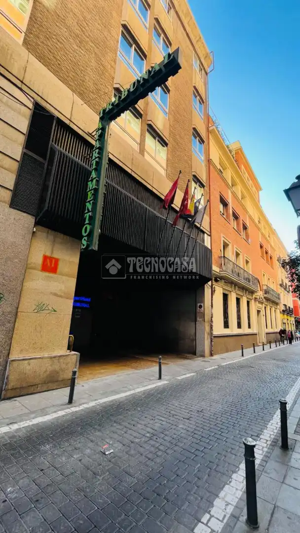 Exterior view of Garage for sale in Madrid