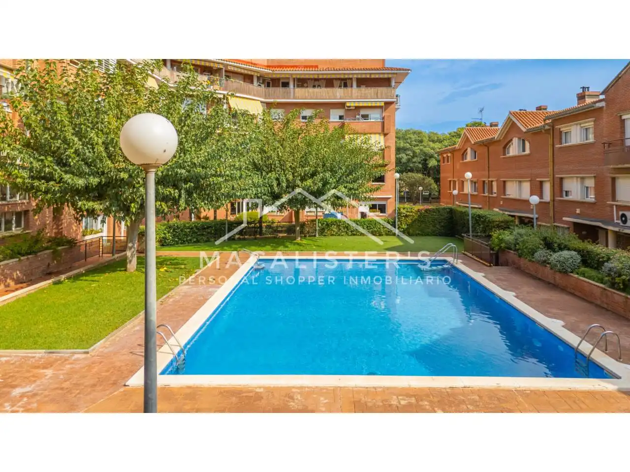 Vista exterior de Casa adosada en venda en Vilassar de Mar amb Aire condicionat, Calefacció i Parquet