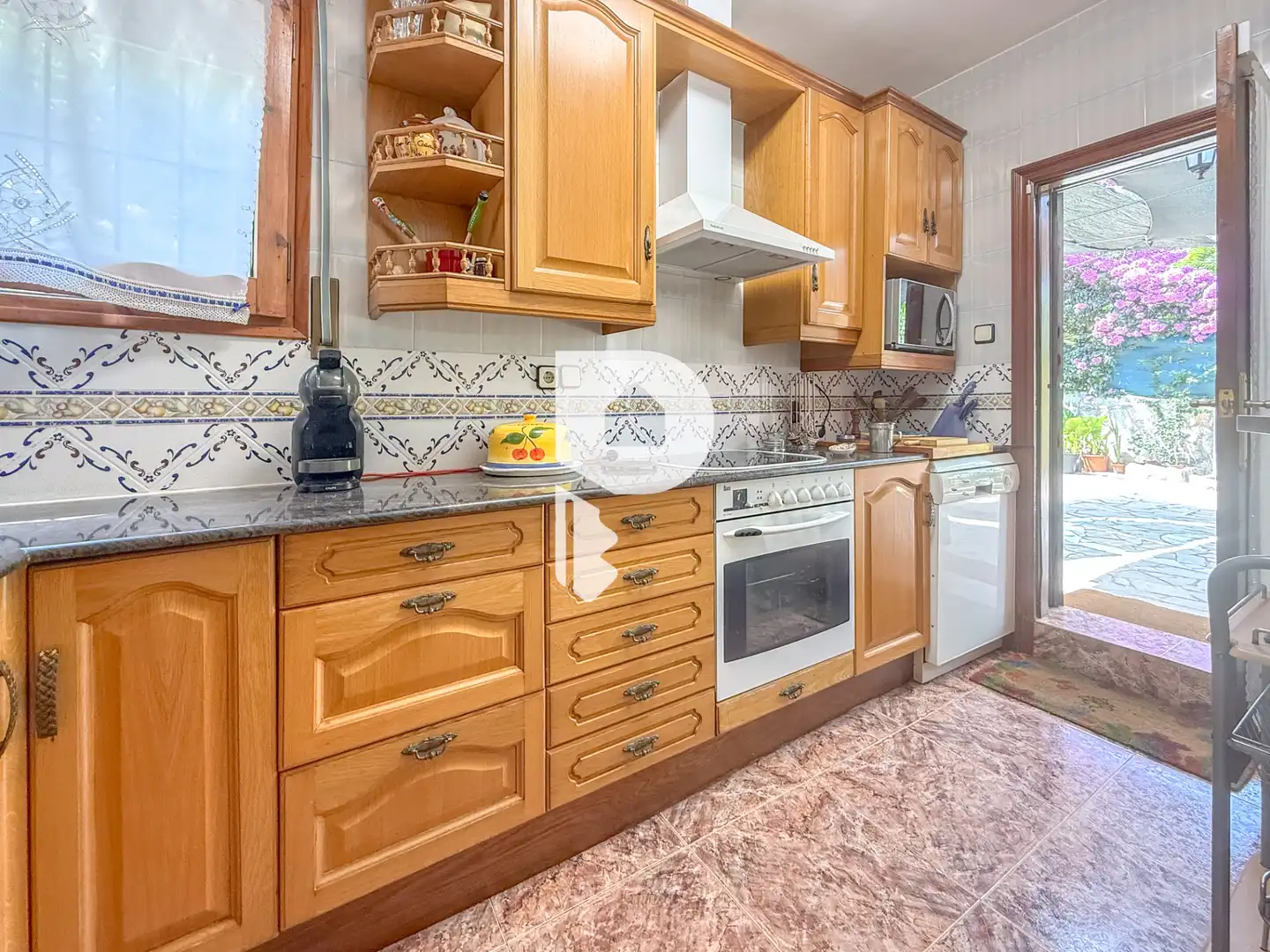 Cocina de Casa o chalet en venta en Vallirana con Calefacción, Jardín privado y Terraza