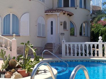Villa avec piscine à vendre à Maryvilla