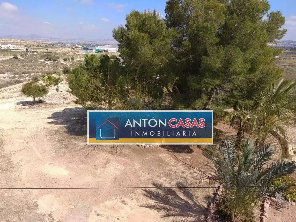 Finca rústica en venda a Novelda