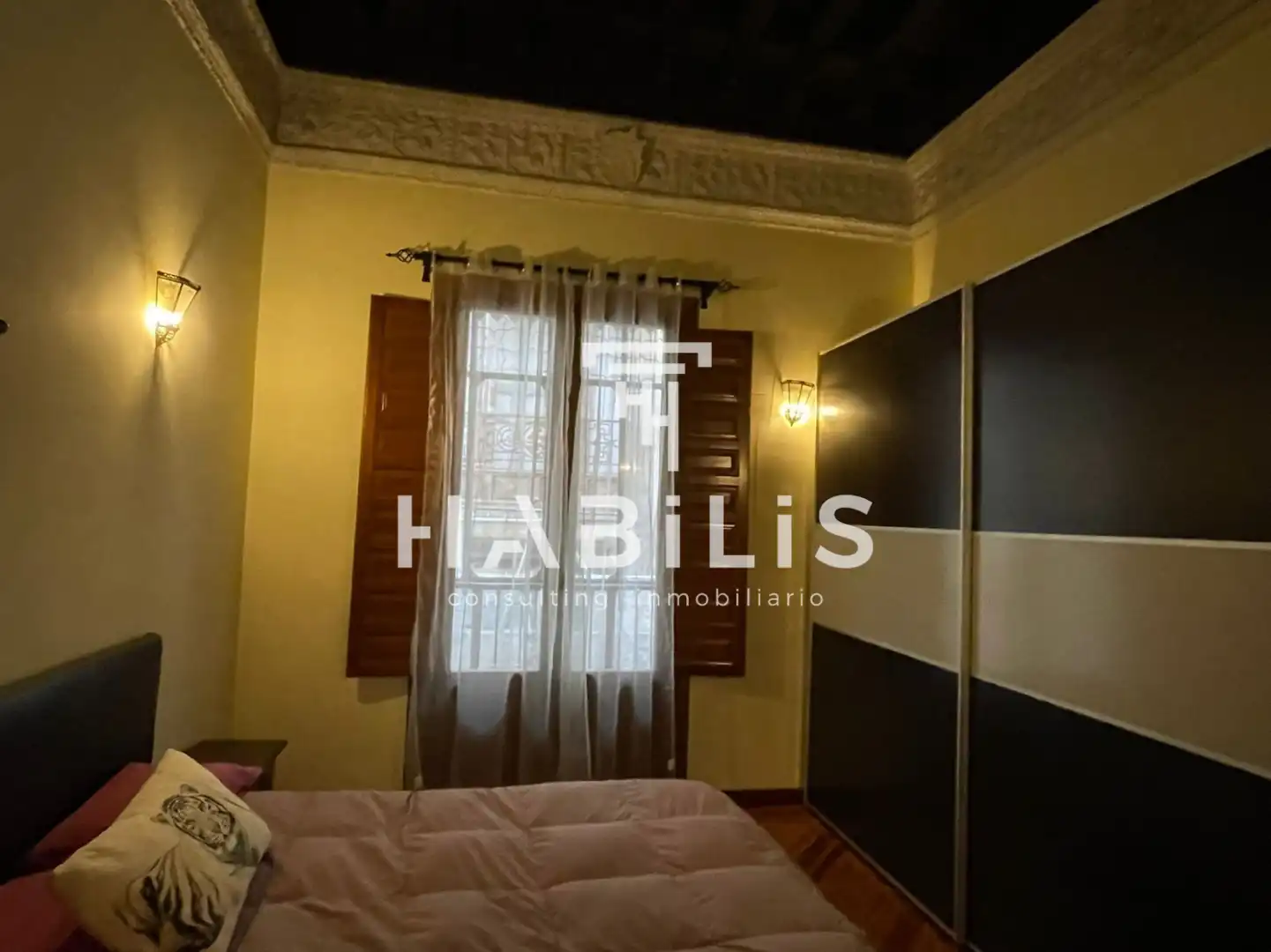 Bedroom of Flat for rent in Toledo  with Air Conditioner, Heating and Furnished