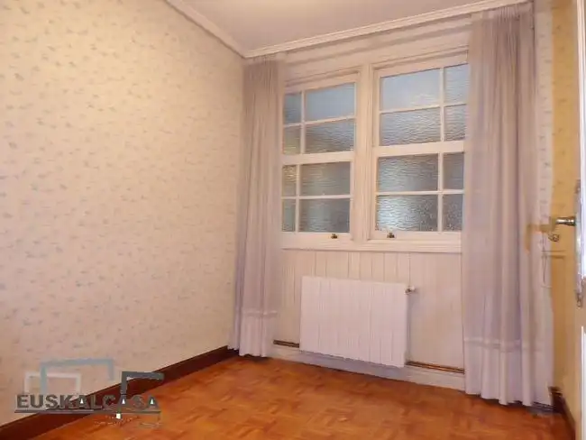 Bedroom of Flat for sale in Bilbao   with Heating and Balcony