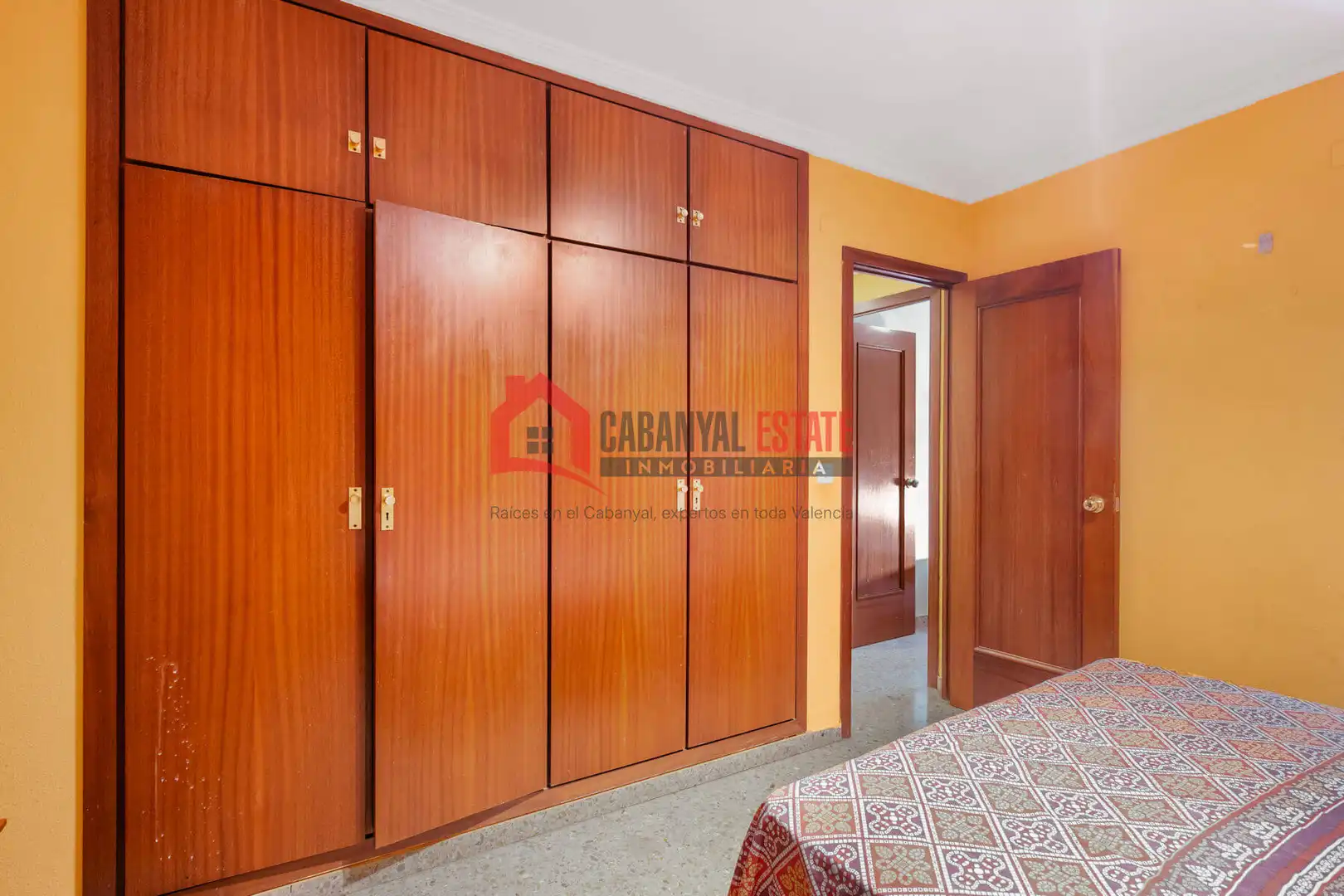 Schlafzimmer von Wohnungen zum Verkauf in Valencia mit Klimaanlage und Balkon