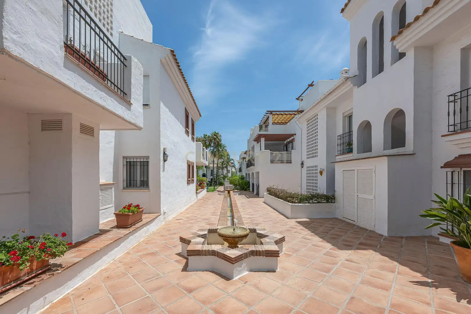Vista exterior de Apartamento en venta en Marbella con Aire acondicionado, Jardín privado y Trastero