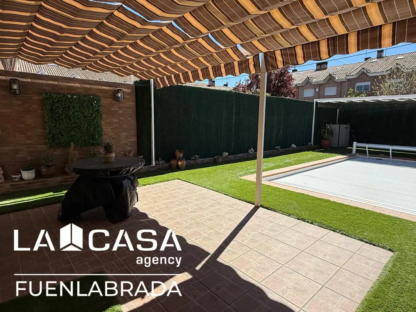 Terrassa de Casa adosada en venda en Griñón amb Aire condicionat, Terrassa i Piscina