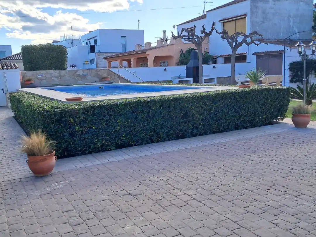 Detached house with garden for sale in carrer L'escua 28, imagen 2