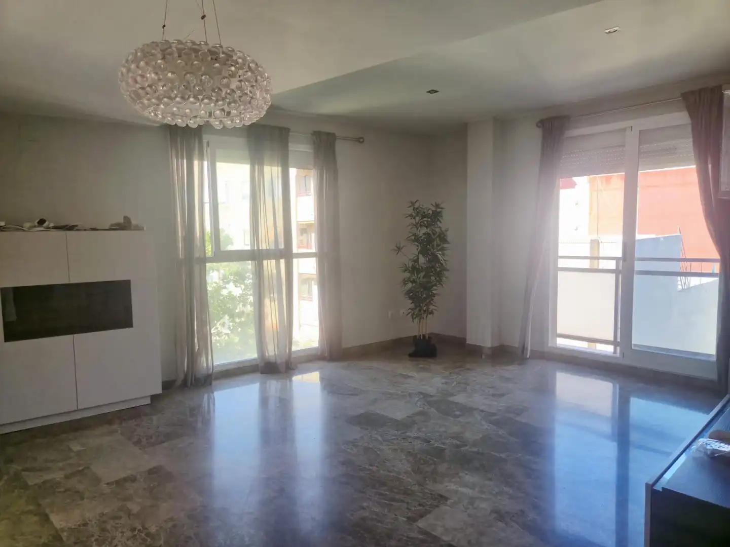 Sala de estar de Piso de alquiler en Aldaia con Aire acondicionado, Trastero y Piscina comunitaria