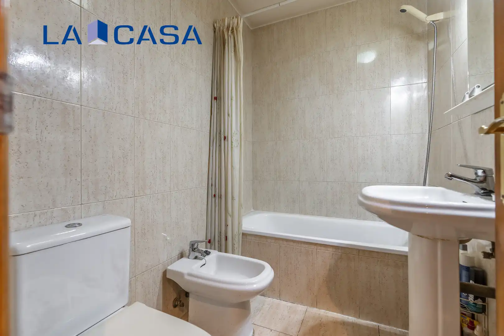Baño de Piso en venta en Madrid con Calefacción y Balcón