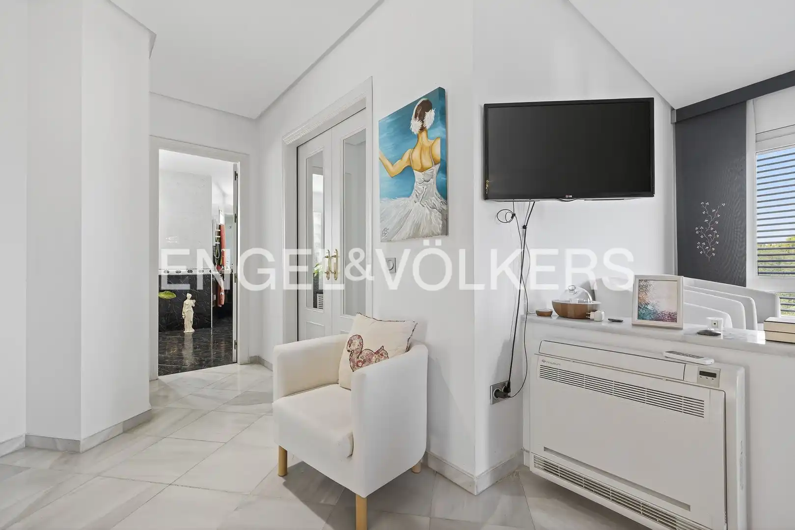Living room of Houses for sale in Dos Hermanas  with Air Conditioner, Heating and Private garden
