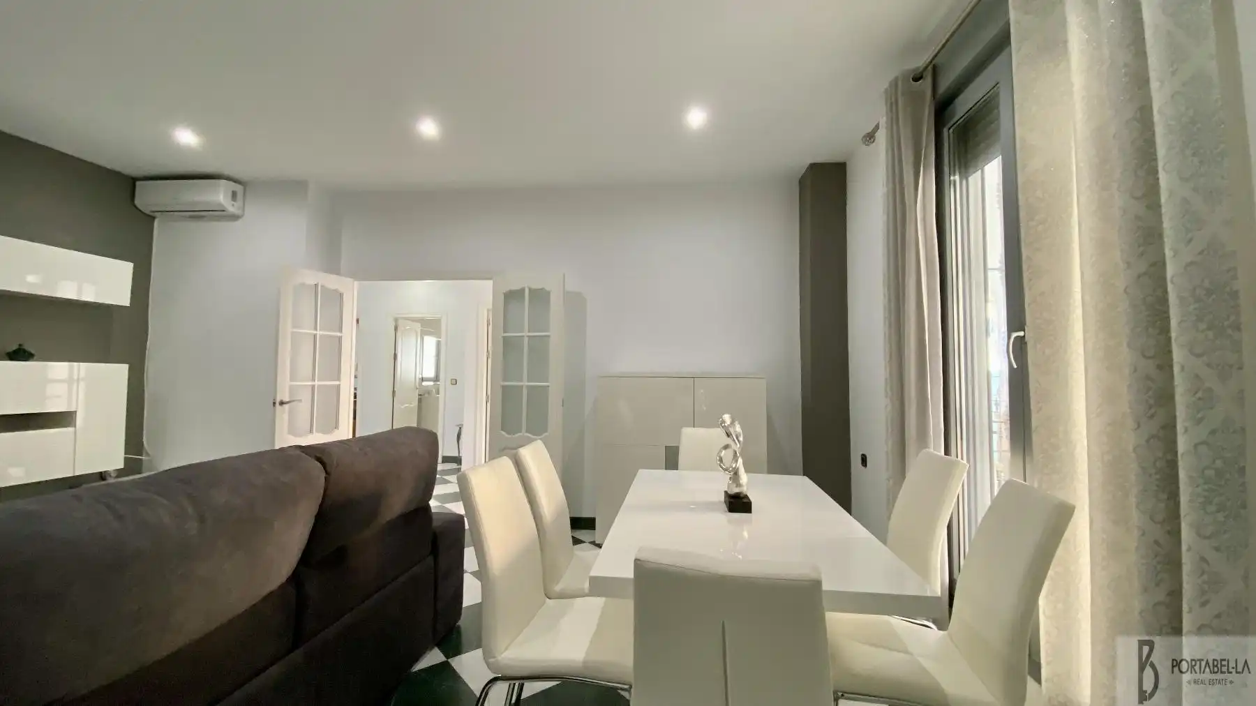 Esszimmer von Einfamilien-Reihenhaus zum Verkauf in Espera mit Klimaanlage und Abstellraum
