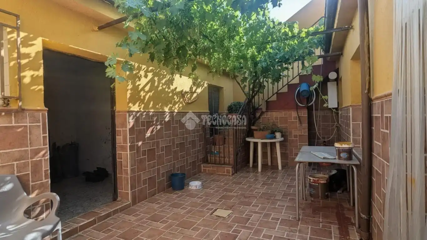 Jardí de Casa adosada en venda en La Carolina amb Jardí privat
