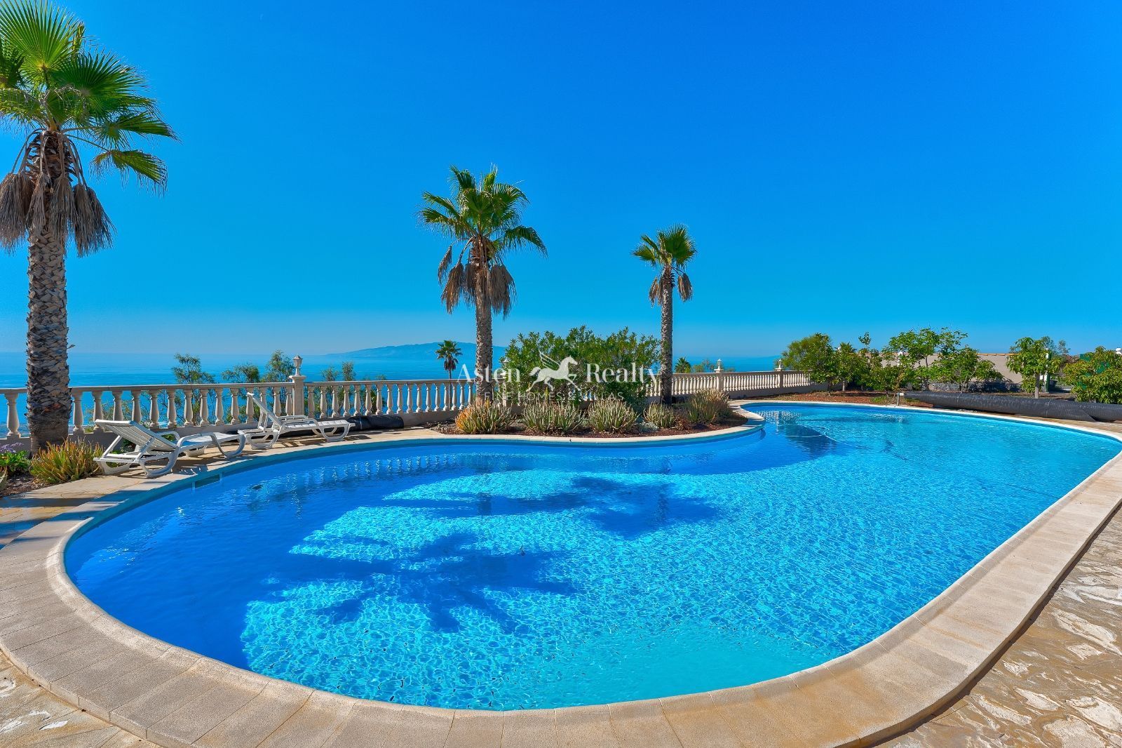 Piscina de Casa o xalet en venda en Guía de Isora amb Terrassa, Piscina i Moblat