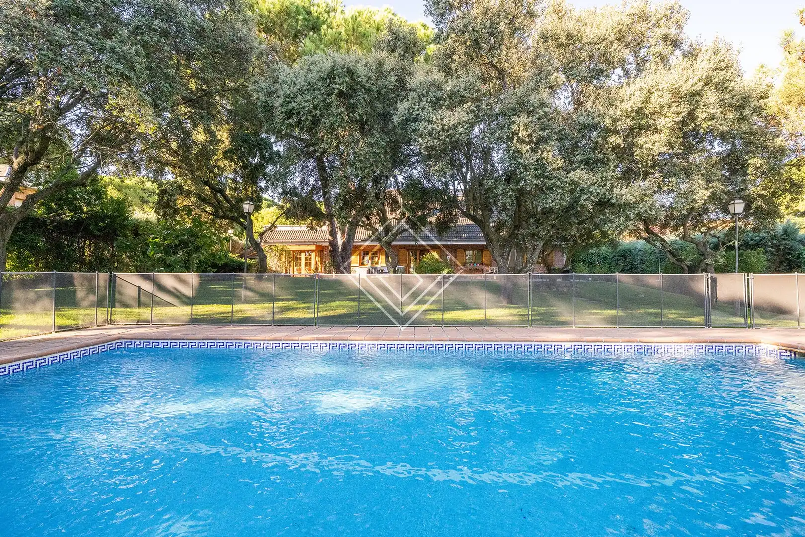 Piscina de Casa o chalet en venta en Pozuelo de Alarcón con Aire acondicionado, Calefacción y Jardín privado