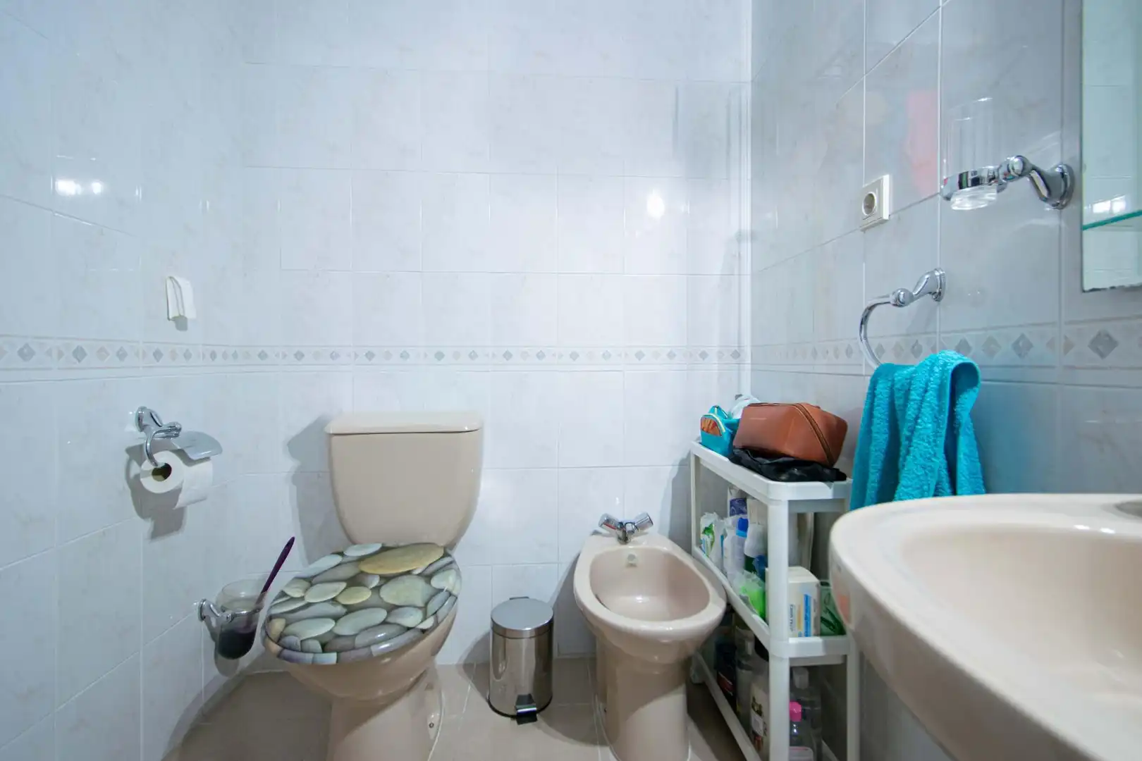 Badezimmer von Wohnung zum Verkauf in Sevilla mit Klimaanlage und Abstellraum