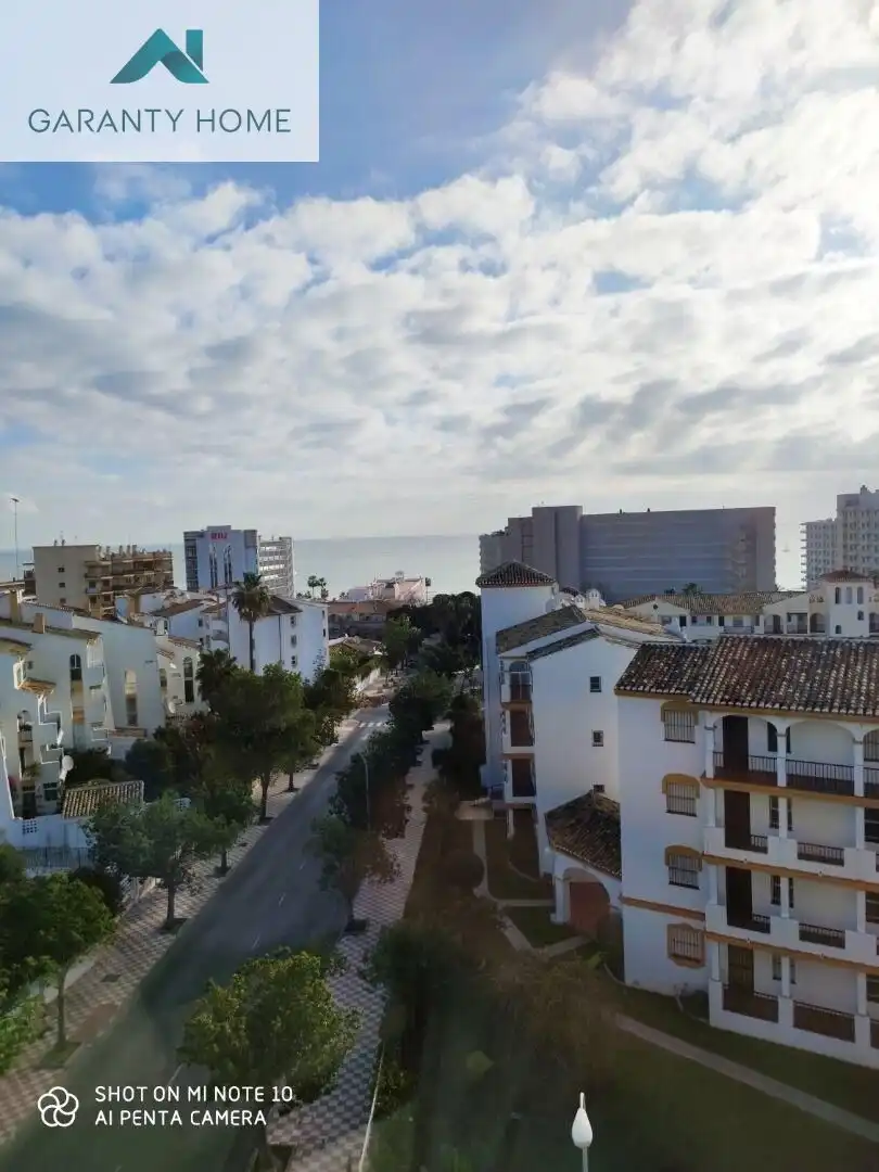 Vista exterior de Piso de alquiler en Torremolinos con Aire acondicionado, Jardín privado y Terraza
