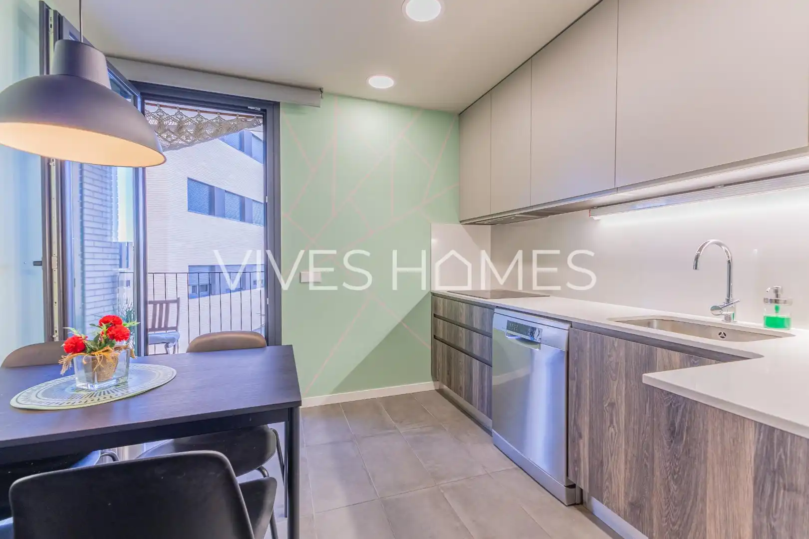 Küche von Wohnung zum Verkauf in Arenys de Mar mit Klimaanlage, Heizung und Terrasse