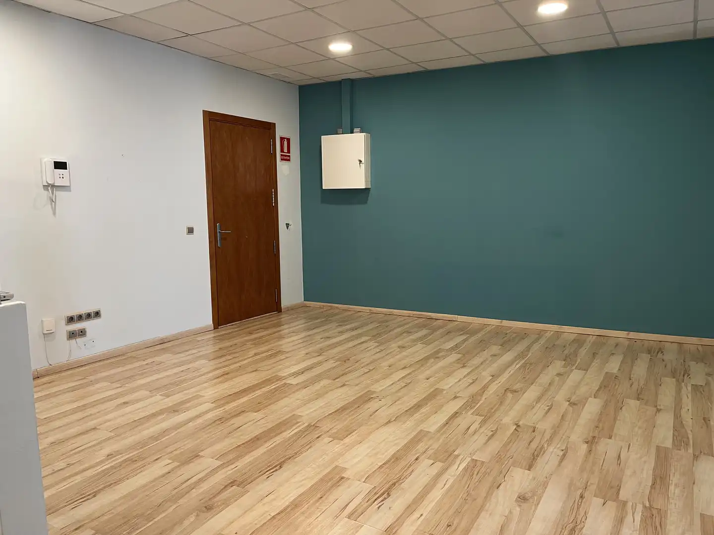 Local comercial de lloguer a Carrer de Santa Anna, imagen 3