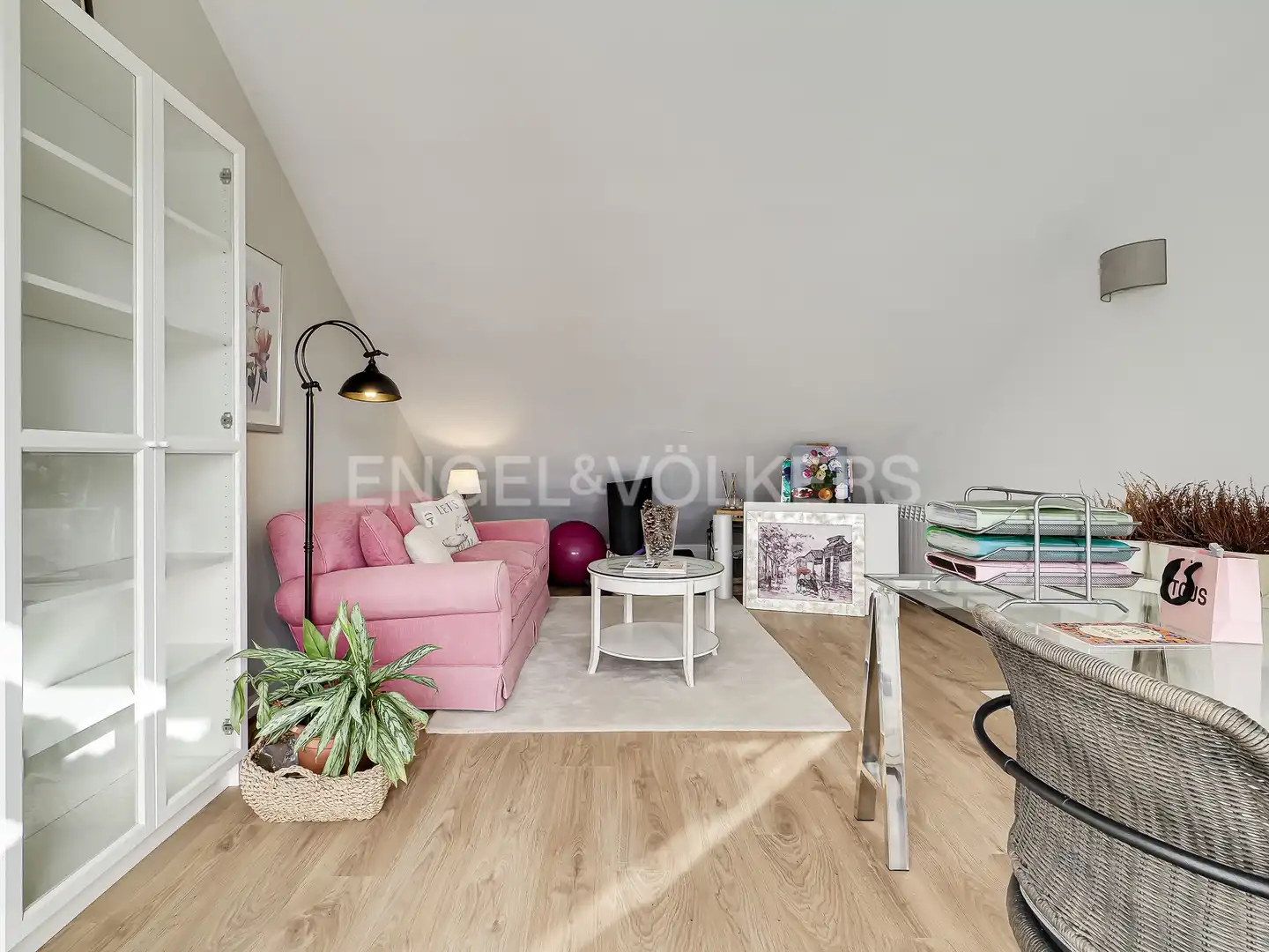 Sala d'estar de Casa adosada de lloguer en Sant Cugat del Vallès amb Aire condicionat, Calefacció i Jardí privat