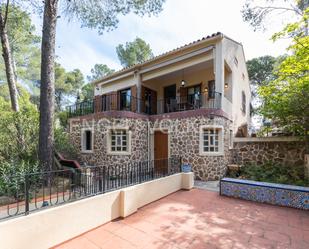 Exterior view of House or chalet for sale in Serra  with Air Conditioner, Heating and Private garden