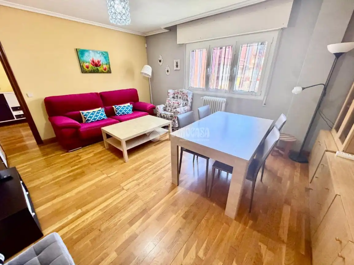 Sala de estar de Piso de alquiler en León Capital  con Aire acondicionado y Calefacción