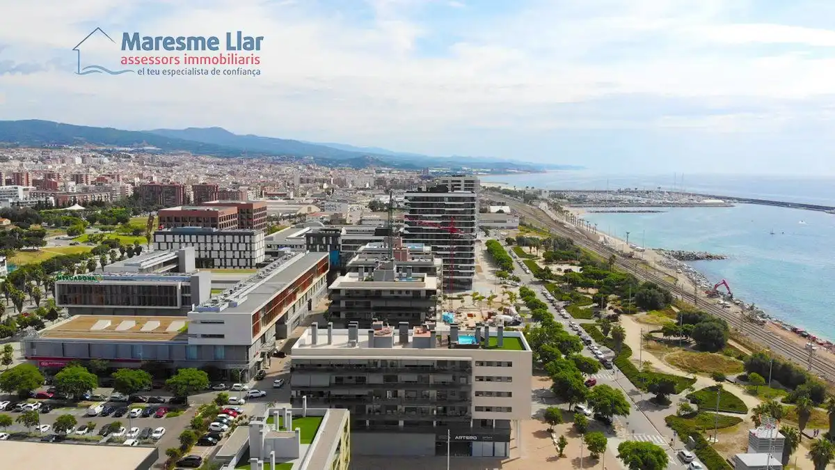 Vista exterior de Piso en venta en Mataró con Calefacción, Parquet y Terraza