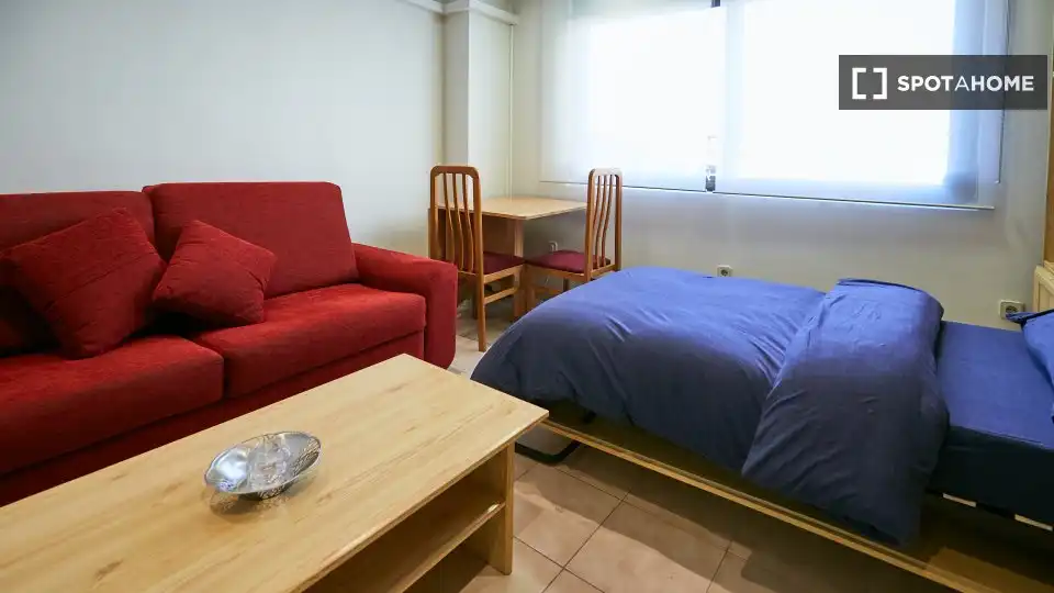 Habitación de Piso de alquiler en Madrid con Aire acondicionado, Calefacción y Amueblado