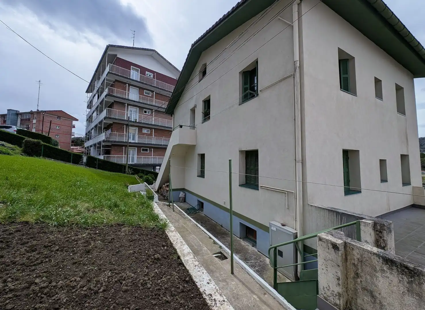 Vista exterior de Casa o chalet en venta en Lasarte-Oria con Calefacción, Jardín privado y Terraza