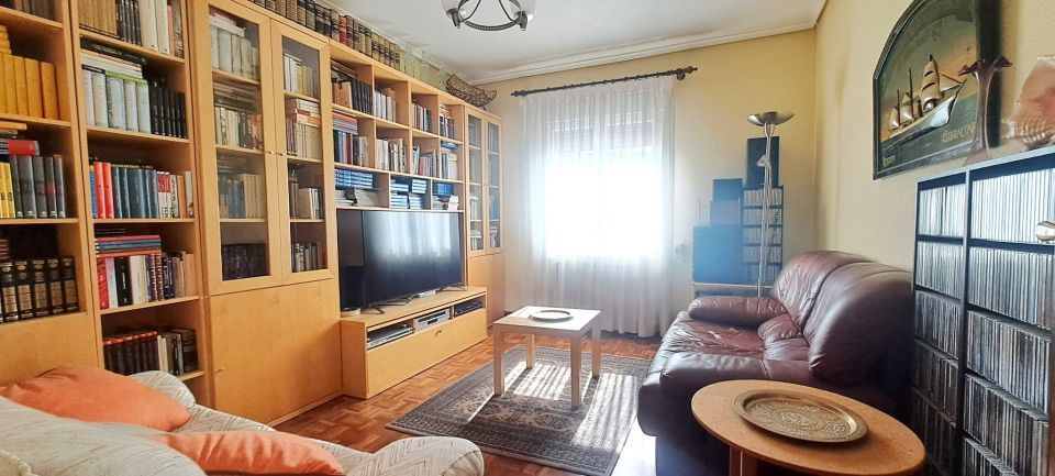 Living room of Flat for sale in Vitoria - Gasteiz  with Heating, Storage room and Furnished