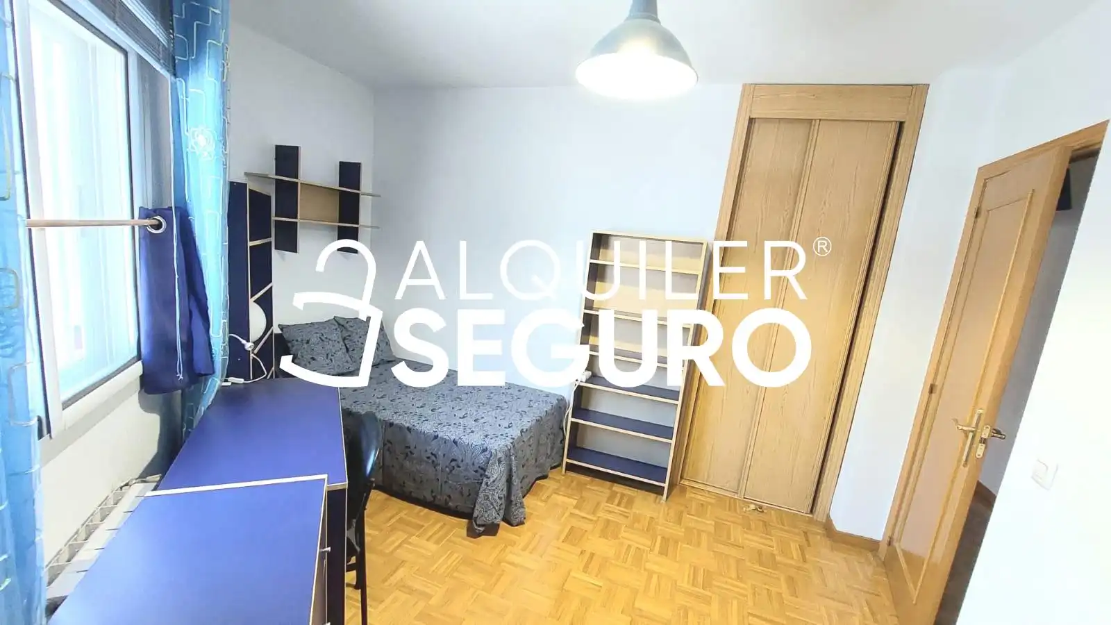 Bedroom of Flat for rent in Madrid  with Air Conditioner, Heating and Furnished