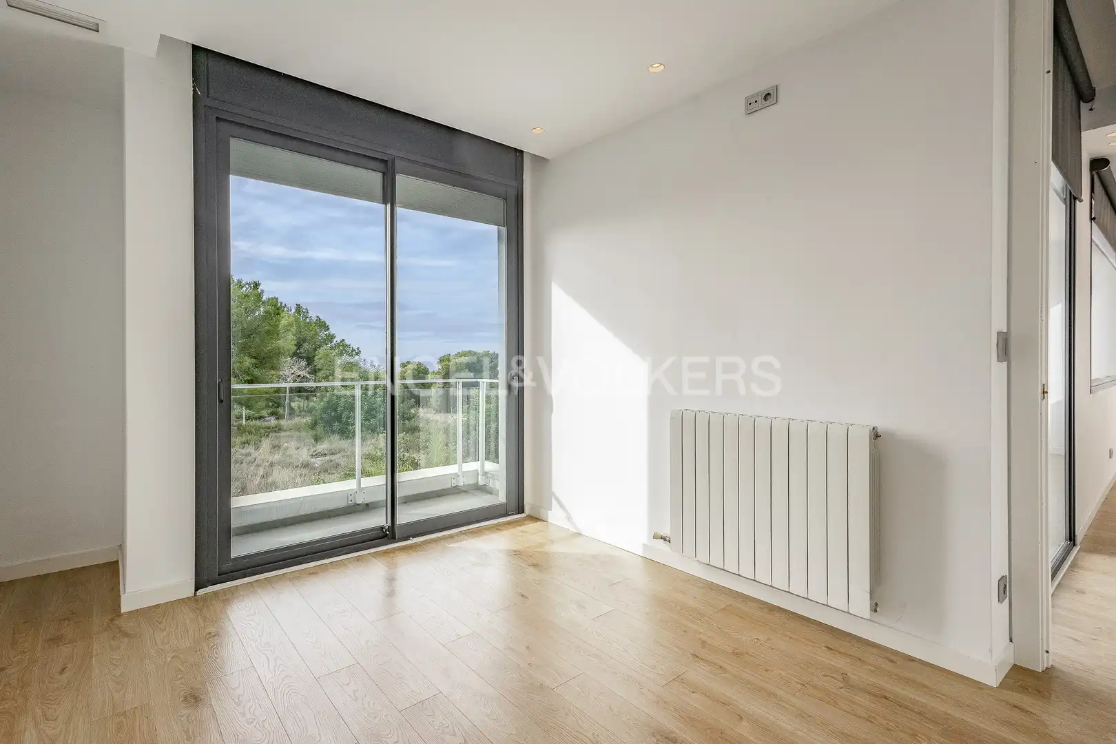 Habitación de Casa o chalet en venta en Vilanova i la Geltrú con Aire acondicionado, Calefacción y Jardín privado
