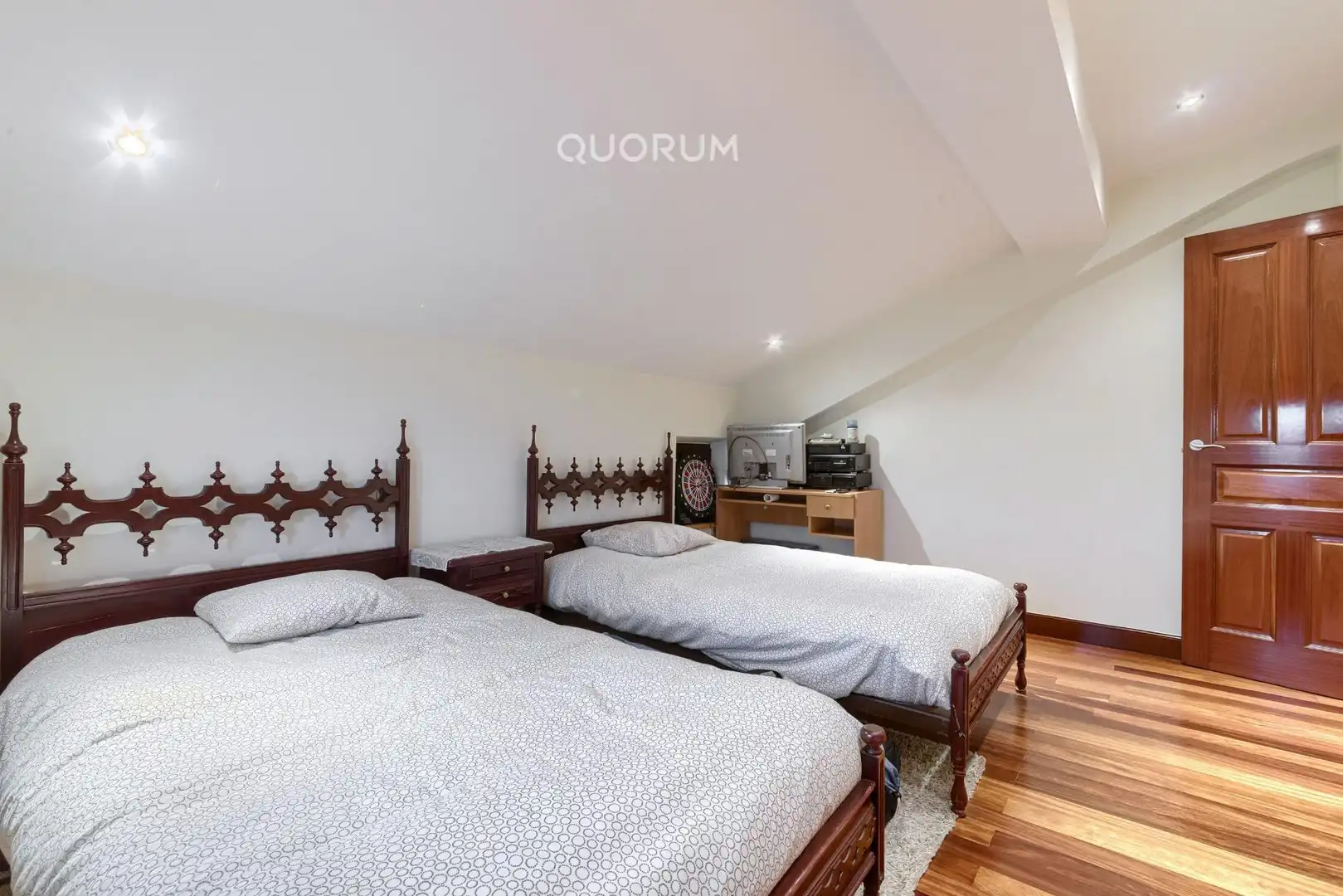 Schlafzimmer von Country house zum Verkauf in Bilbao  mit Heizung, Terrasse und Möbliert