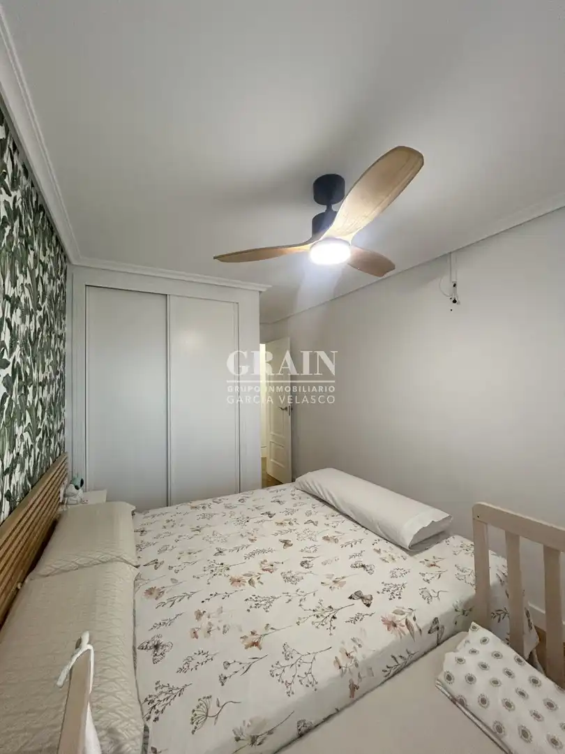 Habitación de Ático en venta en Albacete con Aire acondicionado, Calefacción y Parquet