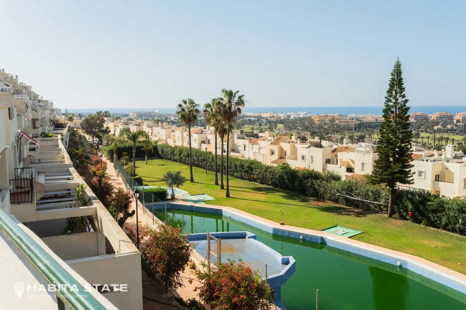 Piscina de Apartamento en venta en El Ejido con Terraza, Amueblado y Horno
