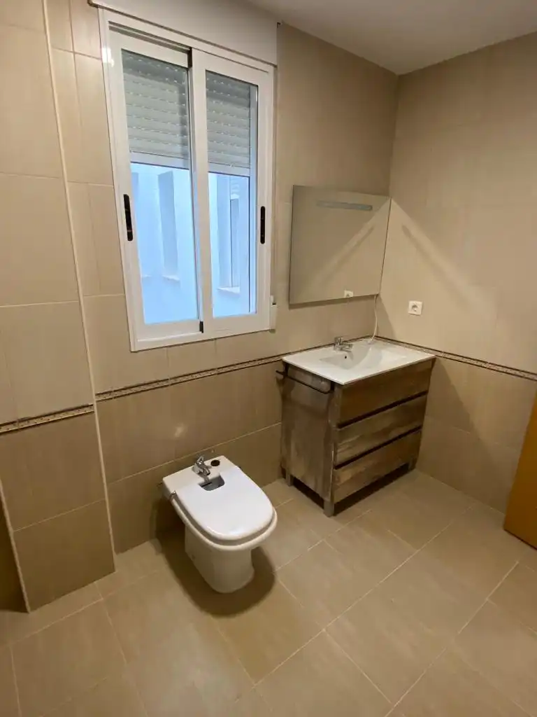 Bany de Apartament de lloguer en Benaguasil amb Traster