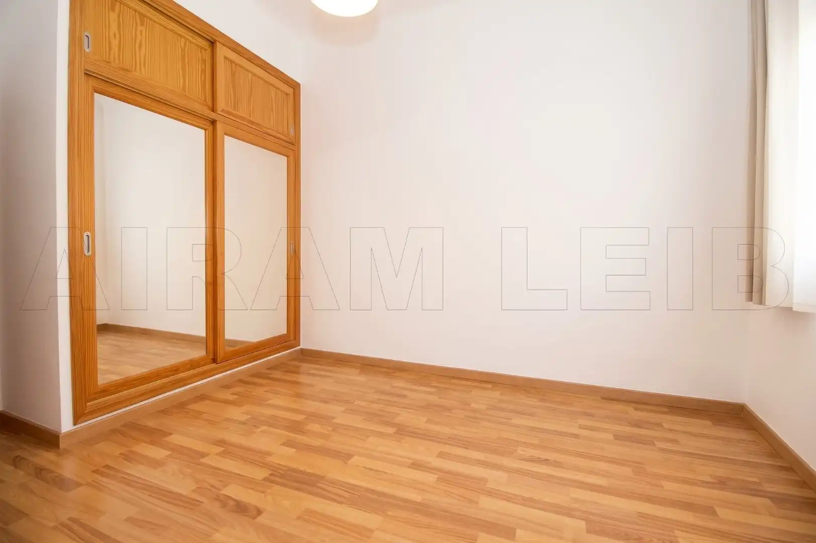 Bedroom of Flat for sale in Gran Via de Colom