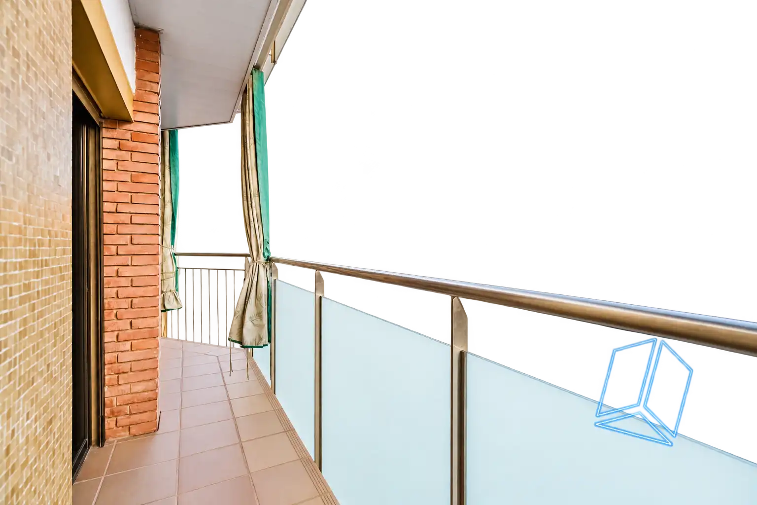 Terraza de Piso en venta en L'Hospitalet de Llobregat con Balcón
