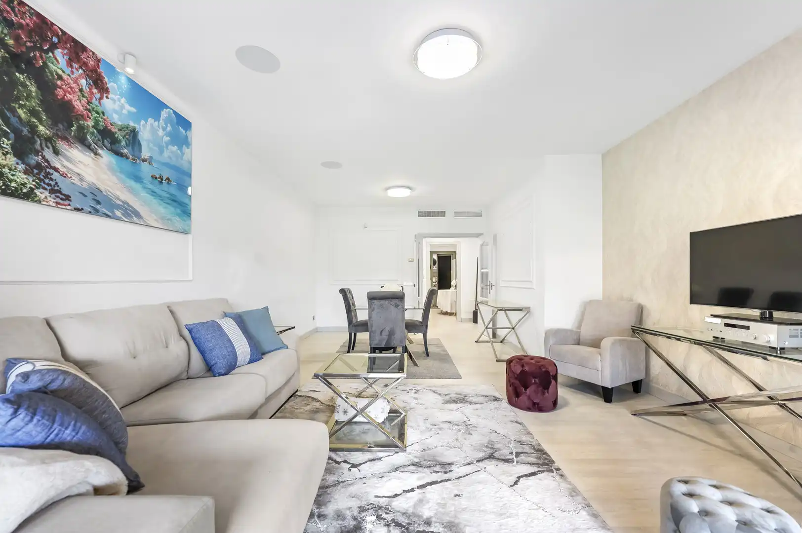 Sala d'estar de Planta baixa en venda en Estepona amb Aire condicionat, Jardí privat i Terrassa