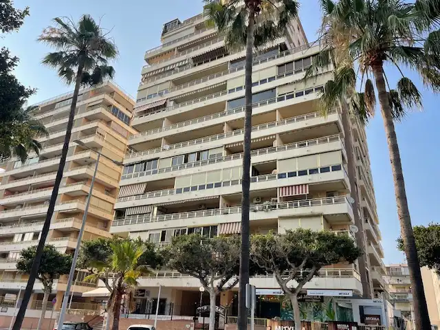 Wohnung mit Aufzug zum Verkauf in Avinguda del País Valencià 69, imagen 2