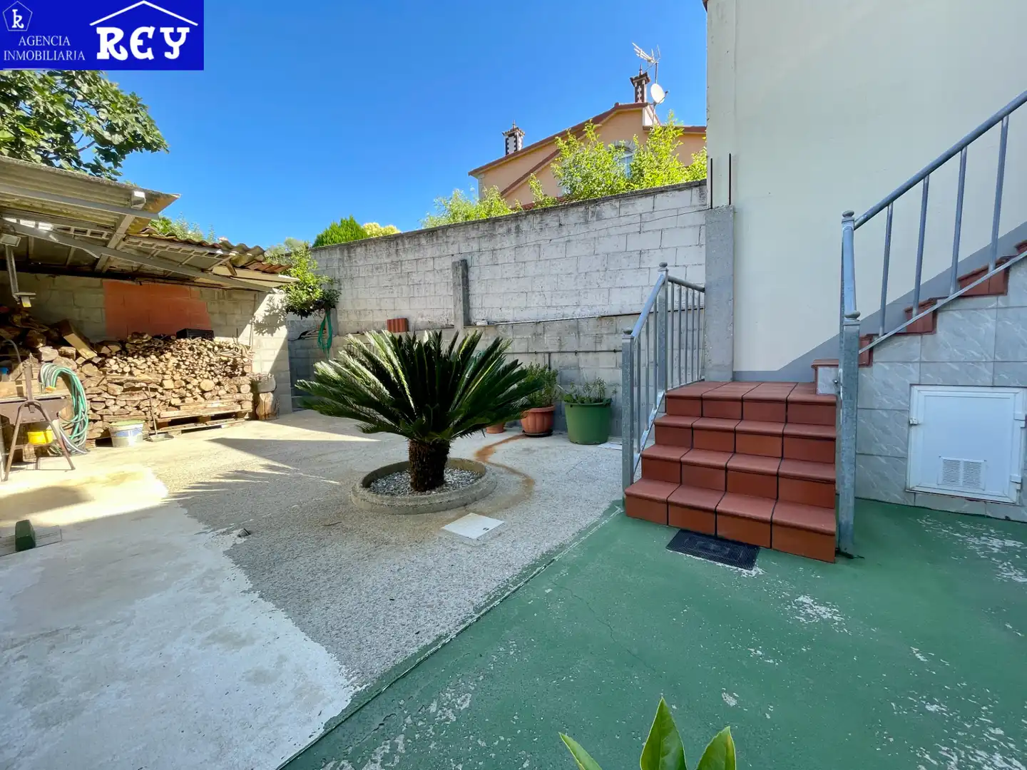 Exterior view of Detached homes for sale in Santiago de Compostela   with Private garden