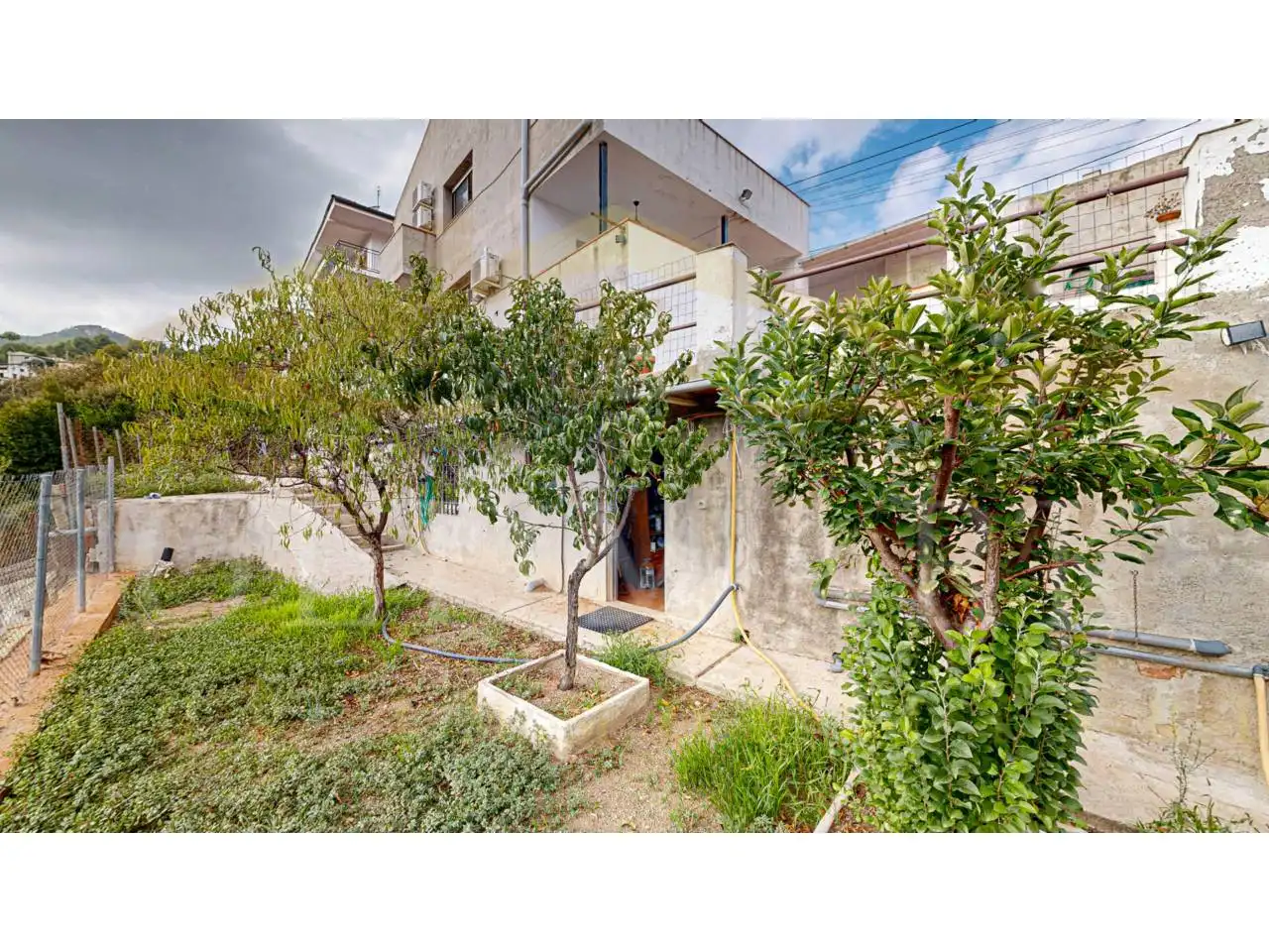 Vista exterior de Casa o chalet en venta en Corbera de Llobregat con Aire acondicionado, Calefacción y Jardín privado