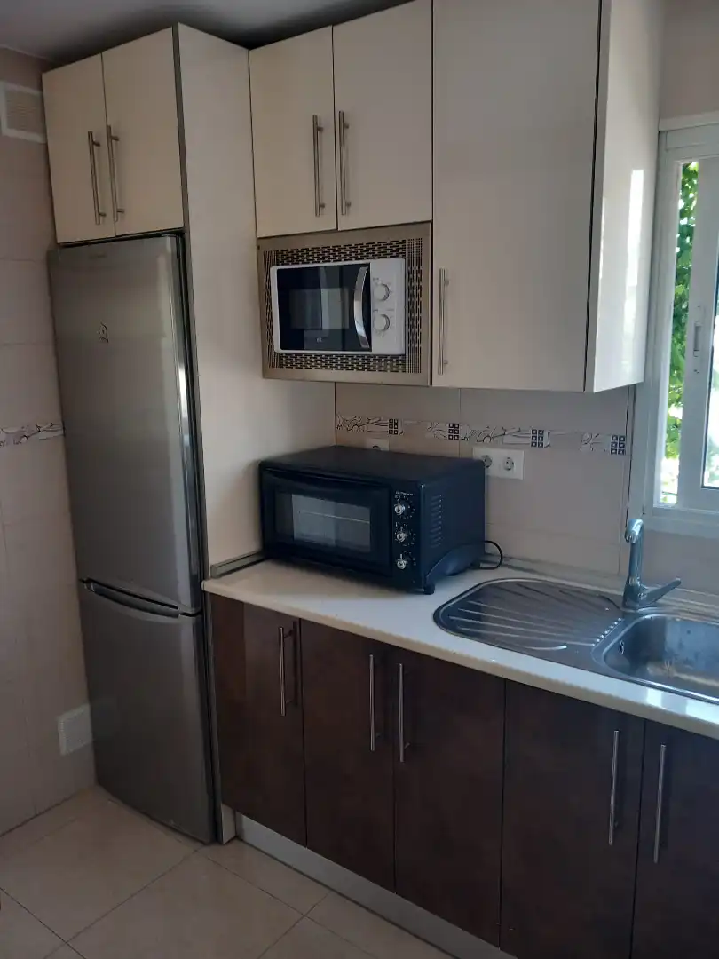 Cocina de Piso de alquiler en La Línea de la Concepción con Amueblado, Horno y Lavadora